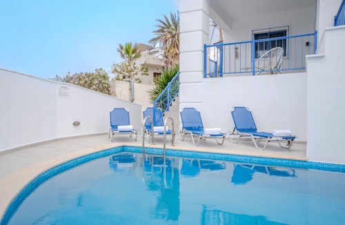Plaka Villa | Villa Salomon- Seafront Villa with Private Pool