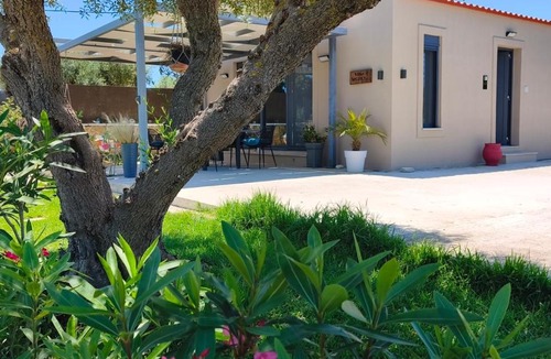 Paliki Villa | Villa secrecy