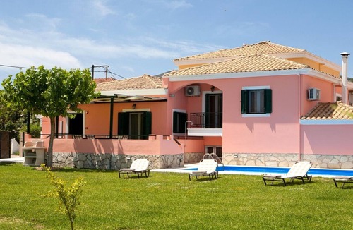 Kariotai Villa | Villa Sonia (Anthemis villas) - Private Pool, private BBQ, playground for kids!