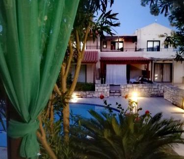 Asprouliani Villa | Villa Stella D'oro