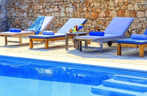 Apokoronas Villa | Villa 'Studio For 2 Adults' with Mountain View, Wi-Fi and Air Conditioning