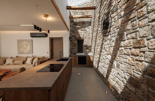 Naxos Town Villa | Villa Thyrissa, Divine Sea & City Views, Private Pool, Furnished Terrace, Naxos