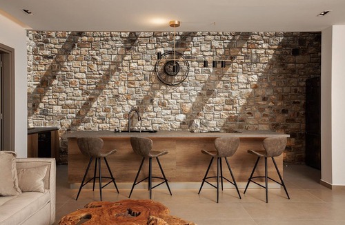 Naxos Town Villa | Villa Thyrissa, Divine Sea & City Views, Private Pool, Furnished Terrace, Naxos