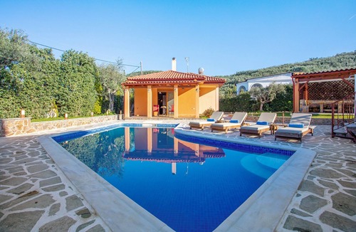 Alikanas Villa | Villa 'Totta' with Private Pool, Wi-Fi and Air Conditioning