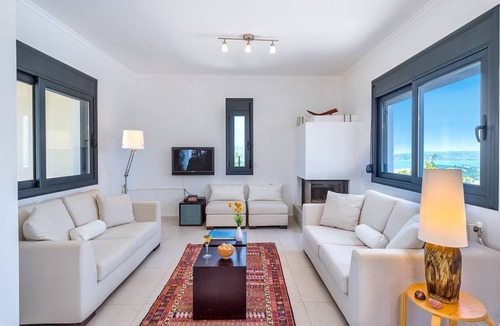 Douliana Villa | Villa Vamos - Four Bedroom Villa, Sleeps 8