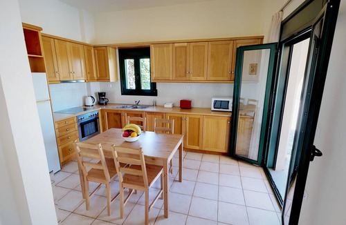Asprouliani Villa | Villa Vasia. Two comfortable villas, with private swimming pool.