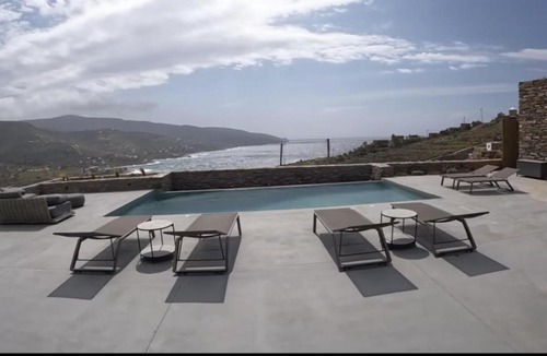 Koundouros Villa | Villa Veneterra-Pool-SeaView-ConciergeServices