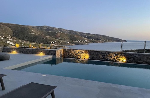 Koundouros Villa | Villa Veneterra-Pool-SeaView-ConciergeServices