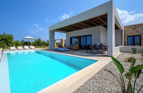 Gargaliani Villa | Villa with private infinity pool, sea view & sunset. Nobus Villas 1