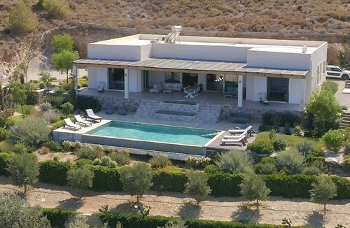 Gourna Villa | Villa Yvonne IN Alinda Leros