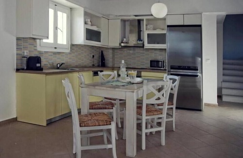 Naxos Cottage | Villa Zephyra – A Peaceful Cycladic Escape with Sea & Sunset Views