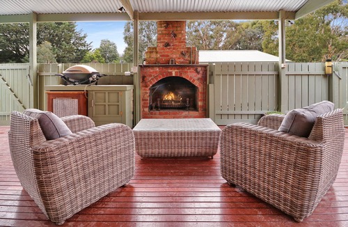 Macs Cove Apartment | Village Cove - pet friendly close to lake & snow