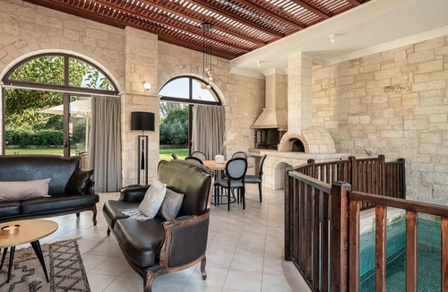 Platanias Town Villa | Villas Platanias 2 bedroom villa with a heated pool