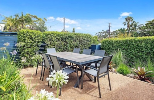 Vincentia House | Vincentia Style - Only 150m to the Beach - Free Wifi & Chrome Cast