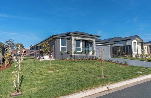 Bletchington House | Vinosa Summary: Where