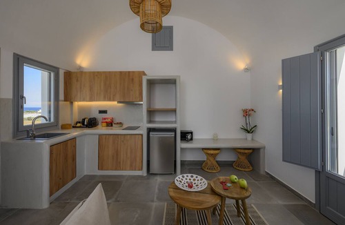 Oia Apartment | Vinsanto Anemi Vine Villa