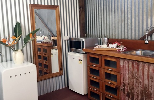 Pitt Town House | Vintage Caravan in the Hawkesbury Valley