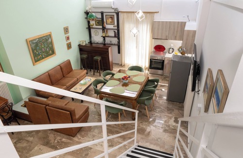 Koukaki Apartment | Vintage Loft in Acropolis' Koukaki with small garden