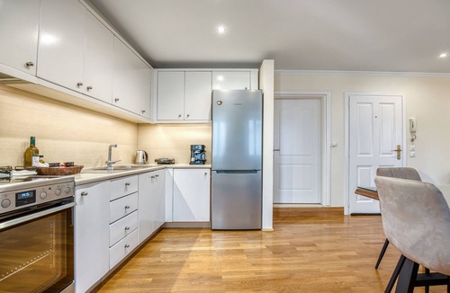 Old Town Apartment | Vista Fortezza - Two Bedroom Apartment, Sleeps 4