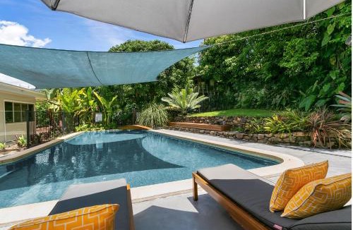 Whitfield Villa | Vista Hillview Family Villa
