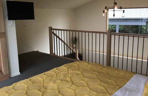 Mount Dandenong Cottage | Vista Views - Your own private guest house with spectacular views atop the stunning Mt. Dandenong.