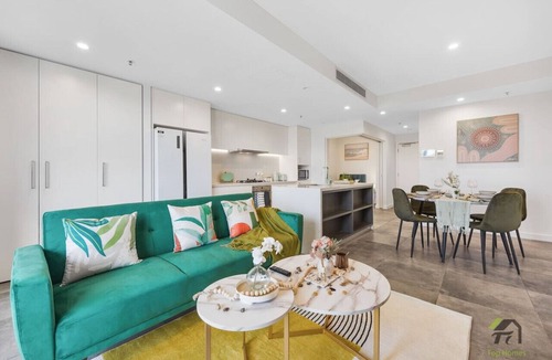 Mascot Apartment | Vivid Condo in mascot 2B1B