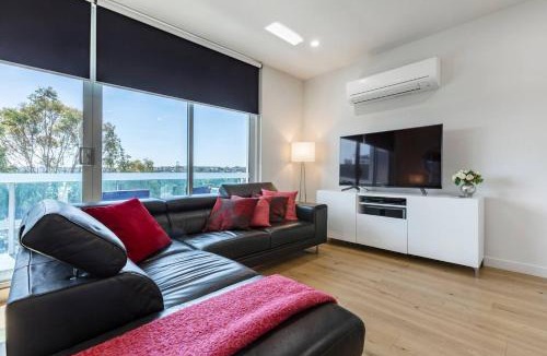 Glen Iris Apartment | Vivid on Malvern Road - A Convenient Lifestyle Stay