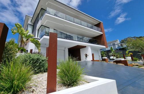 Nelson Bay House | Vue Two - Nelson Bay Waterfront Luxury