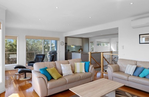 Ventnor House | Wake up to panoramic ocean views every day in this beautifully designed coastal haven, where comfort