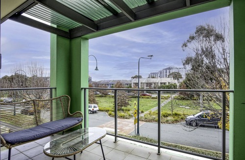 Gungahlin Apartment | Walk to Everything, Amazing Location, 400m to CBR Light Rail and Shopping Centre