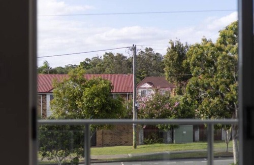 Springwood Apartment | Walk to everything! Modern 2Beds Apt w/EasyAccess