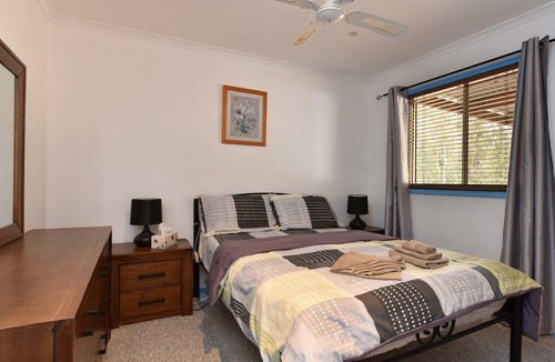 Ellalong Cottage | Wallaby Cottage - cute Accom in bushland setting