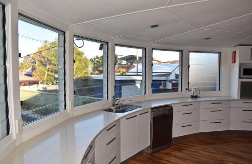 South West Rocks House | Wally's Folly - Bring your own linen.