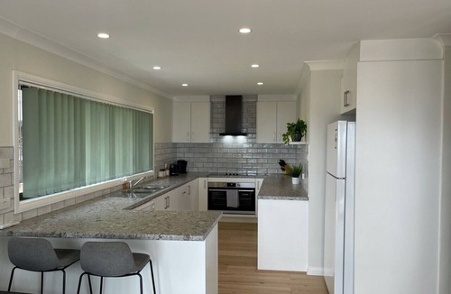 Salamander Bay House | Wanda Beach House, 100 mtrs to beach. Linen & towels. Pets allowed.