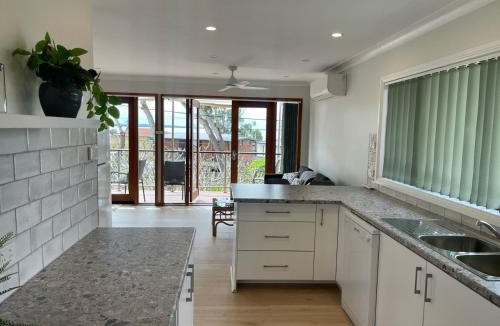 Salamander Bay House | Wanda House - Close to beach Linen Pets