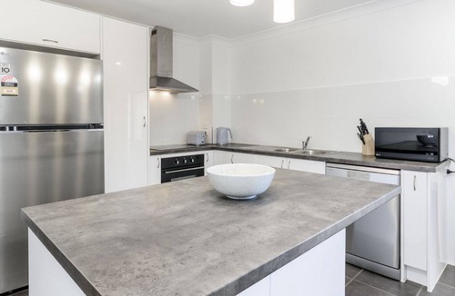 Bellara Apartment | Water Views at Marbrin Lodge