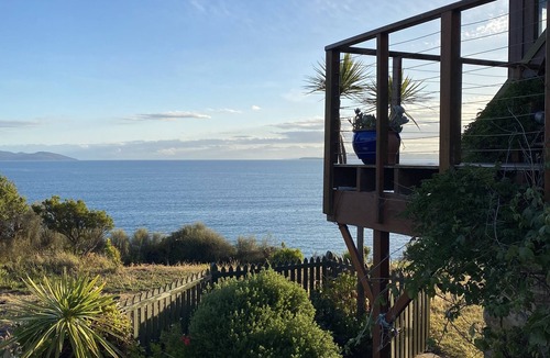 Dodges Ferry House | Waterfront beach house overlooking one of Tassie's favourite surf breaks