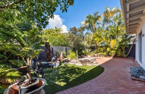Noosaville House | Waterfront Home - Jetty, inground pool