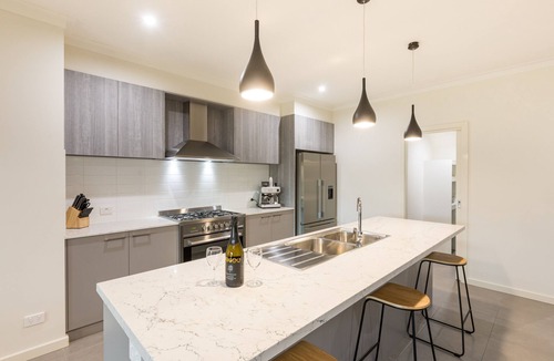 Buronga House | Waterfront - Luxury on the River