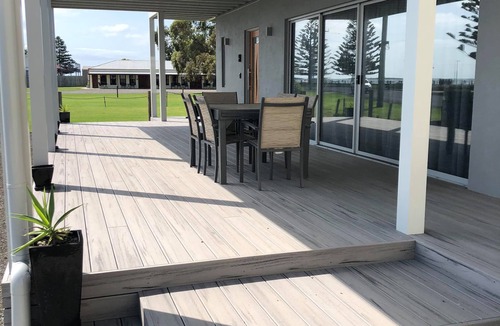 Port Albert House | Waterfront self contained accommodation