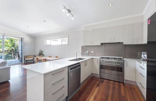 Oak Flats House | Waterfront Shellharbour - Pet Friendly.