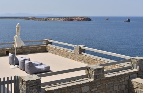 Nea Cryssi Akti Villa | Waterfront Villa ANTIPAROS