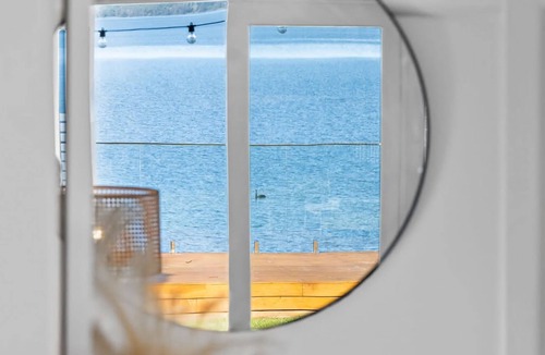 Toukley House | Waterfront with One of a kind Lake Views - Toukley