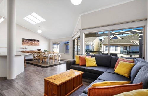Terrigal Apartment | WATERMARK #17 | Pool in complex | Accom Holidays