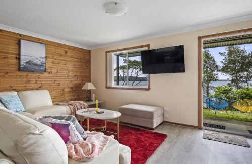 Erowal Bay House | Waters Edge - Belle Escapes Jervis Bay