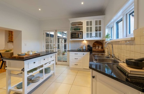 Wattle Flat House | Wattle Hills~Fleurieu Farm Stay Retreat with Pool