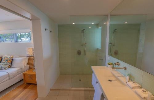 Point Lookout Apartment | Waves 12 - Beachfront & Pool