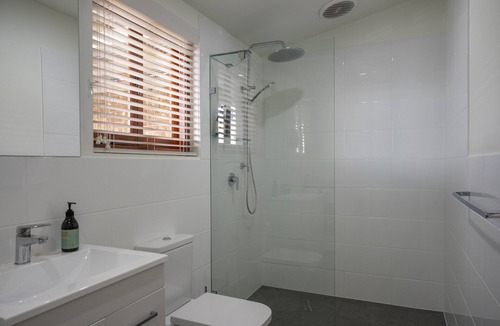 McLaren Flat House | WayWood Wines Vineyard Hideway