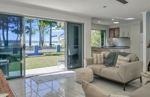 Tin Can Bay Apartment | Welcome to Bay Views on Esplanade