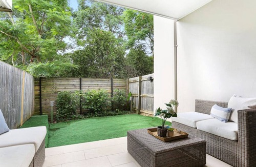 Caringbah House | Welcome to Nor Easter - 5 minutes to Cronulla Beaches & Restaurants